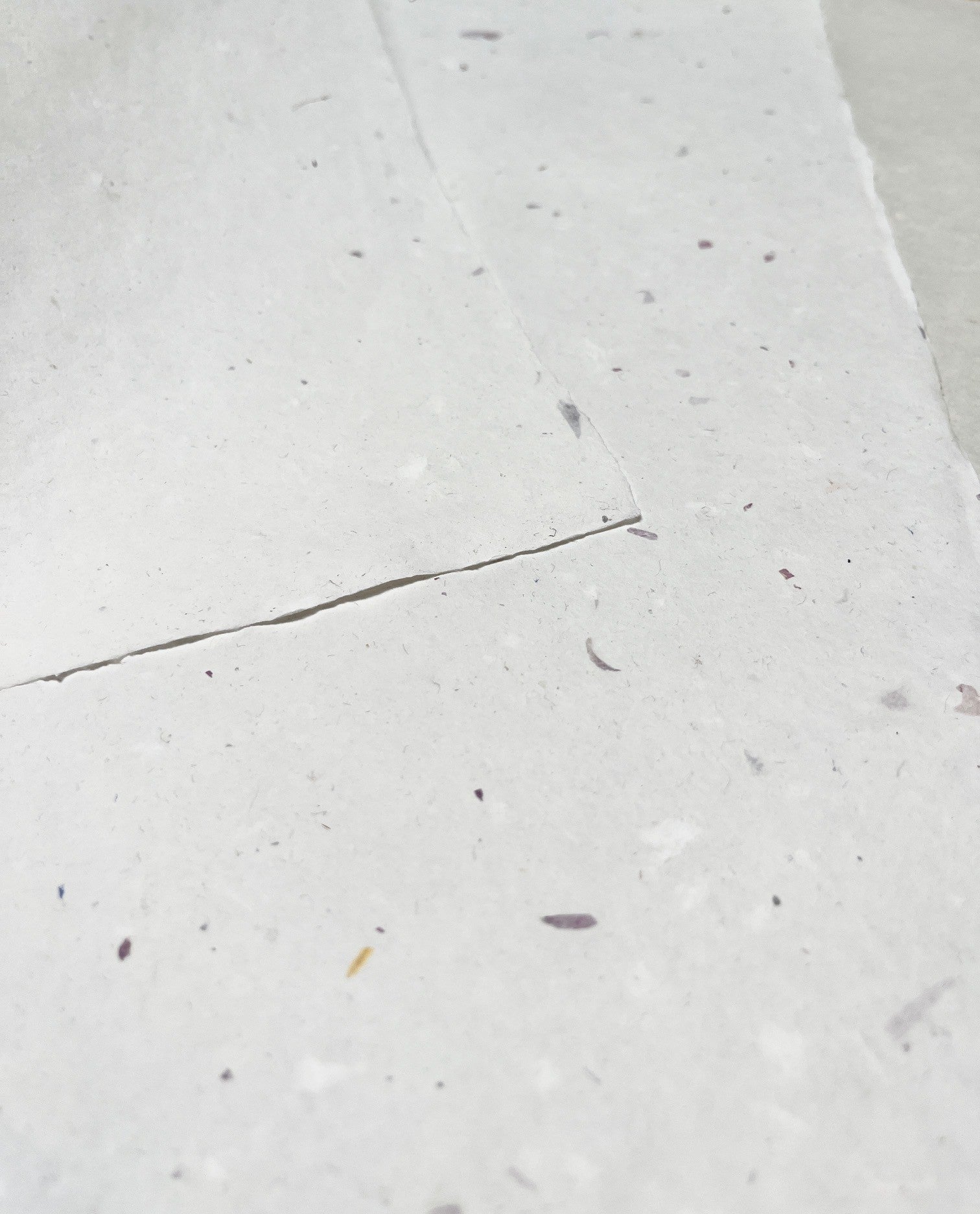 Atelier Retailles Handmade Paper Sheets - 18" x 24"
