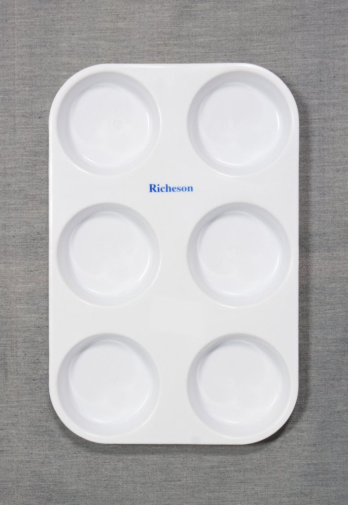 Plastic Muffin Tin - Wyndham Art Supplies