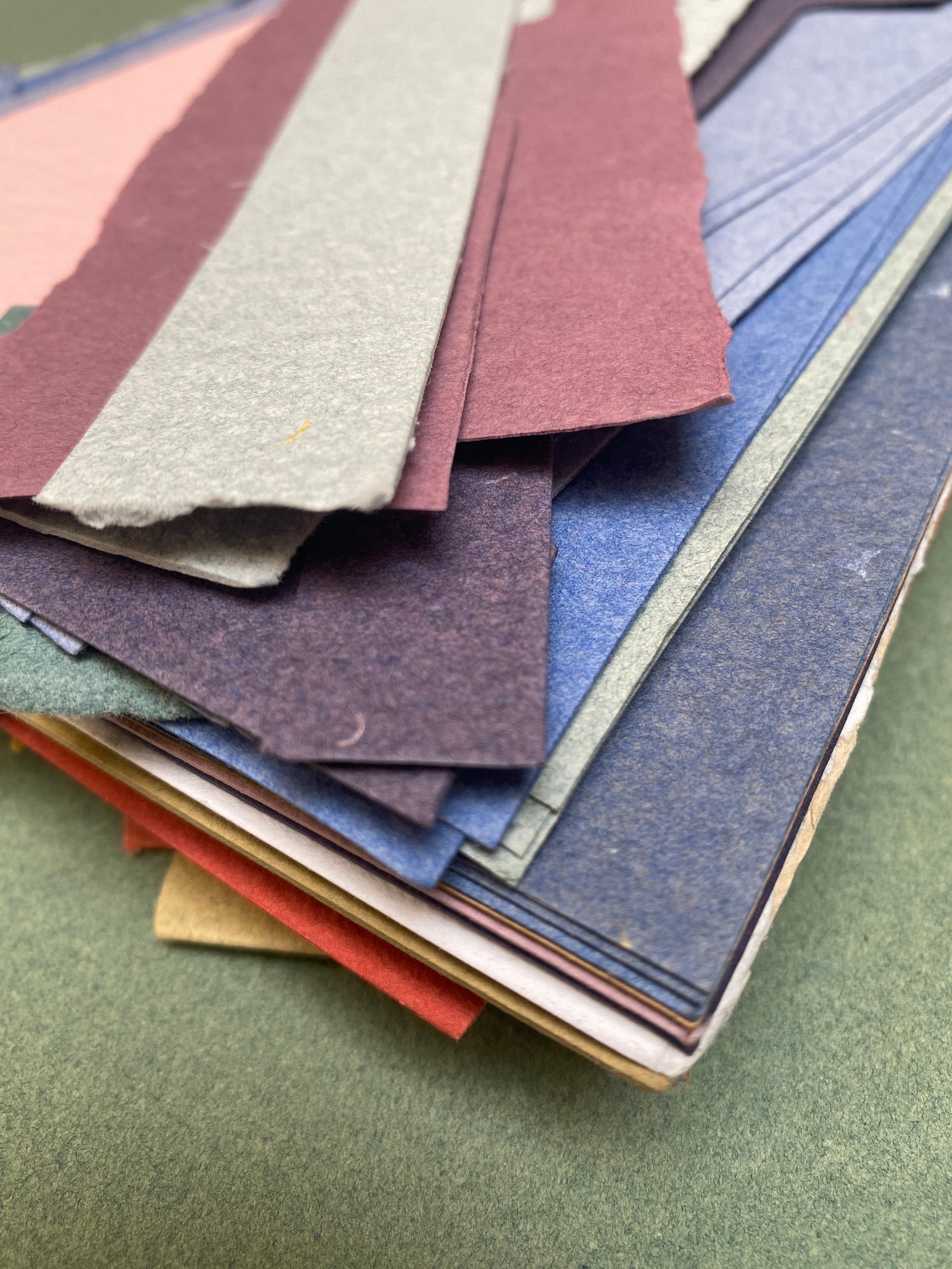 St Armand 'N'Importe-quois' Handmade Scrap Paper 1lb bag